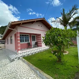  Casa de Férias Casa Veraneio Em Zimbros - Brasil